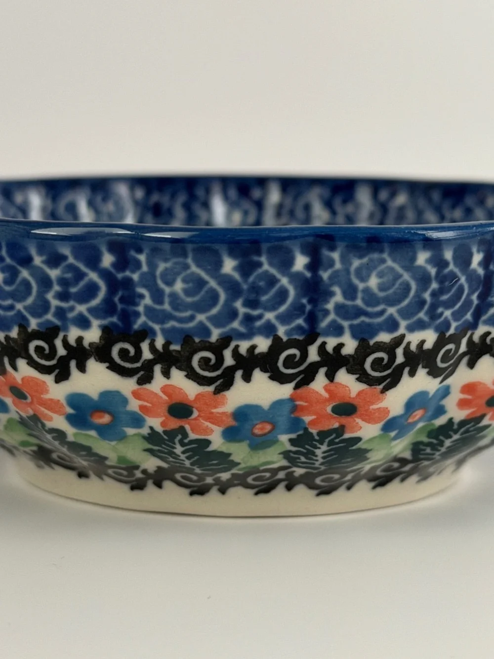 Polish Pottery Ceramika Artystyczna UNIKAT-3286 Small Scalloped Bowl w/Flowers
